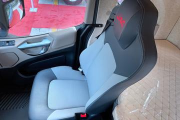 ���� ��ԽQ7�ؿ� 560���� 6X4 AMT�Զ���ǣ����(�ɰ���)ͼƬ