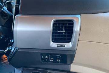 ���� ��ԽQ7�ؿ� 560���� 6X4 AMT�Զ���ǣ����(�ɰ���)ͼƬ