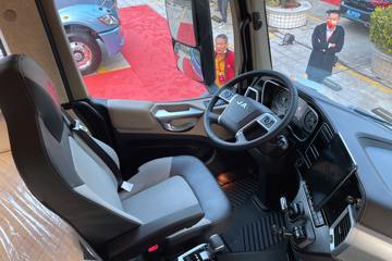 ���� ��ԽQ7�ؿ� 560���� 6X4 AMT�Զ���ǣ����(�ɰ���)ͼƬ