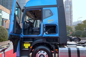 ���� ��ԽQ7�ؿ� 560���� 6X4 AMT�Զ���ǣ����(�ɰ���)ͼƬ