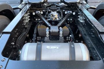 ���� ��ԽQ7�ؿ� 560���� 6X4 AMT�Զ���ǣ����(�ɰ���)ͼƬ