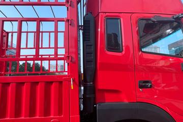 江淮 格尔发A5LIII中卡 220马力 6.77米排半仓栅式载货车(HFC5161CCYP3K2A50S5ZV)外观图片