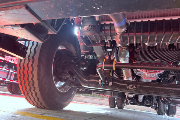 江淮 格尔发A5X中卡 220马力 4X2 6.8米AMT自动挡