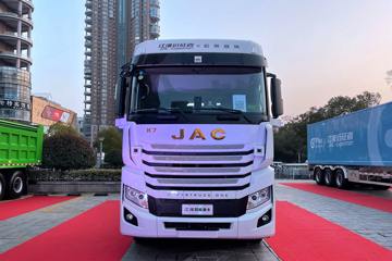 江淮 格尔发K7重卡 490马力 6X4 AMT自动挡危险品牵引车(HFC4252P1K7E33S)