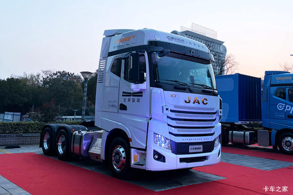江淮 格尔发K7重卡 560马力 6X4 AMT自动挡牵引车(国六)(2.64速比)(HFC4252P1K8E33KS)