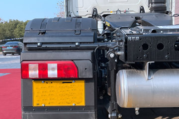 ���� �����K7�ؿ� 560���� 6X4 AMT�Զ���ǣ����(����)(2.64�ٱ�)(HFC4252P1K8E33KS)ͼƬ