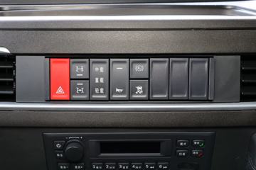 �������� �ܻ�H6 390���� 4X2 ǣ����(����)ͼƬ