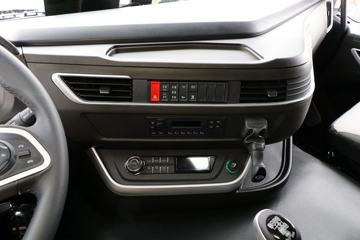 �������� �ܻ�H6 390���� 4X2 ǣ����(����)ͼƬ