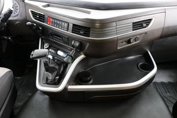 �������� ��ʨH6 6X4 ����ʽ���綯ǣ����282kWhͼƬ