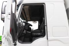 上汽红岩 杰狮H6 6X4 换电式纯电动牵引车282kWh