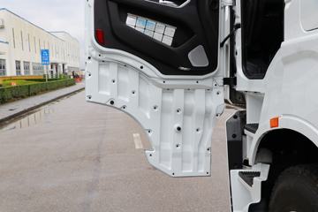 �������� ��ʨH6 6X4 ����ʽ���綯ǣ����282kWhͼƬ