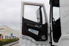 上汽红岩 杰狮H6 6X4 换电式纯电动牵引车282kWh