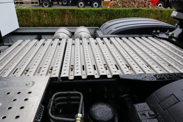 �������� ��ʨH6 6X4 ����ʽ���綯ǣ����282kWhͼƬ