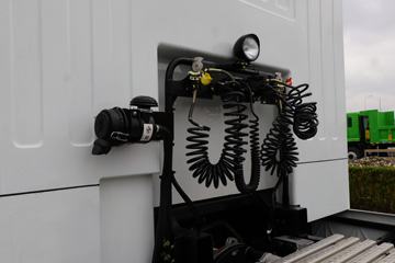 �������� ��ʨH6 6X4 ����ʽ���綯ǣ����282kWhͼƬ