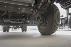 庆铃 五十铃100P 120马力 3.235米双排栏板轻卡(QL1042BUHW)