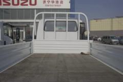 庆铃 五十铃100P 120马力 3.235米双排栏板轻卡(QL1042BUHW)