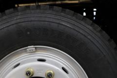 上汽红岩 杰虎H6 360马力 8X4 5.6米自卸车(国六)(CQ3317EV09256V)