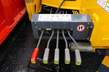 �������� �ܻ�H6 350���� 8X4 �泵��(CQ5317JSQEY08436)ͼƬ