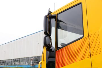 �������� ��ʨC6 330���� 4X2 ���ϳ�(������)(YH5200TQZ396T)ͼƬ