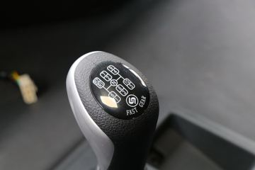 �������� ��ʨC6 330���� 4X2 ���ϳ�(������)(YH5200TQZ396T)ͼƬ