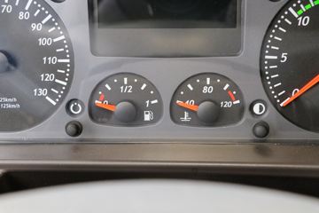 �������� ��ʨC6 330���� 4X2 ���ϳ�(������)(YH5200TQZ396T)ͼƬ