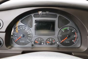 �������� ��ʨC6 330���� 4X2 ���ϳ�(������)(YH5200TQZ396T)ͼƬ