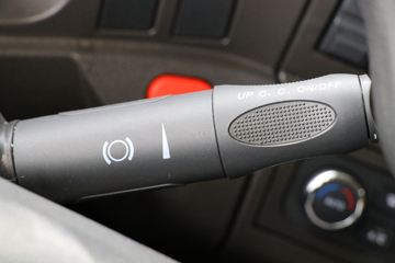 �������� ��ʨC6 330���� 4X2 ���ϳ�(������)(YH5200TQZ396T)ͼƬ