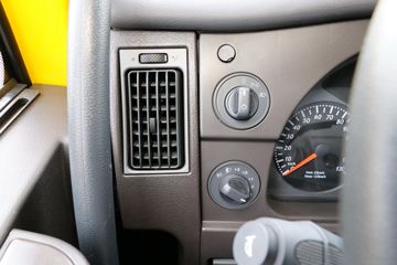 �������� ��ʨC6 330���� 4X2 ���ϳ�(������)(YH5200TQZ396T)ͼƬ