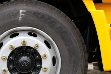 �������� ��ʨC6 330���� 4X2 ���ϳ�(������)(YH5200TQZ396T)ͼƬ