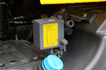 �������� ��ʨC6 330���� 4X2 ���ϳ�(������)(YH5200TQZ396T)ͼƬ