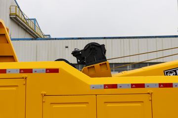 �������� ��ʨC6 330���� 4X2 ���ϳ�(������)(YH5200TQZ396T)ͼƬ