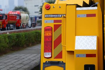 �������� ��ʨC6 330���� 4X2 ���ϳ�(������)(YH5200TQZ396T)ͼƬ