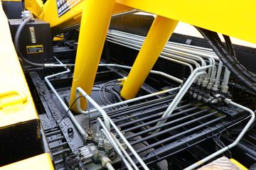 �������� ��ʨC6 330���� 4X2 ���ϳ�(������)(YH5200TQZ396T)ͼƬ