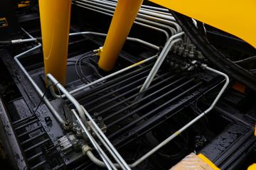 �������� ��ʨC6 330���� 4X2 ���ϳ�(������)(YH5200TQZ396T)ͼƬ