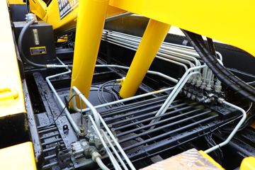 �������� ��ʨC6 330���� 4X2 ���ϳ�(������)(YH5200TQZ396T)ͼƬ