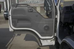 庆铃 五十铃100P 120马力 3.235米双排栏板轻卡(QL1042BUHW)