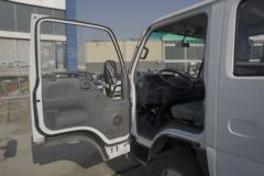 庆铃 五十铃100P 120马力 3.235米双排栏板轻卡(QL1042BUHW)