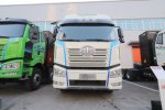 一汽解放 J6P重卡 6X4 混合动力牵引车22.6kWh