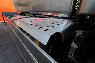 һ����� J6E�ؿ� 4X2 AMTǣ����(����)(CA4180P66K24E6)ͼƬ