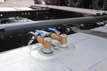 һ����� J6E�ؿ� 4X2 AMTǣ����(����)(CA4180P66K24E6)ͼƬ