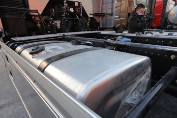 һ����� J6E�ؿ� 4X2 AMTǣ����(����)(CA4180P66K24E6)ͼƬ