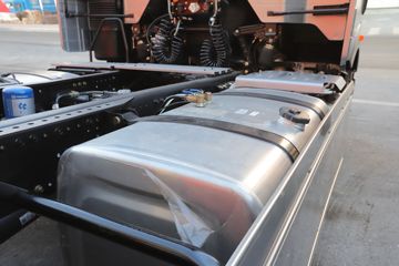 һ����� J6E�ؿ� 4X2 AMTǣ����(����)(CA4180P66K24E6)ͼƬ