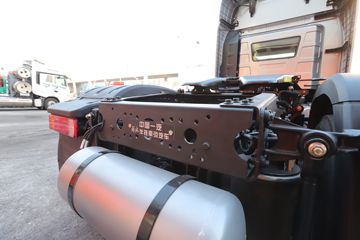 һ����� J6E�ؿ� 4X2 AMTǣ����(����)(CA4180P66K24E6)ͼƬ