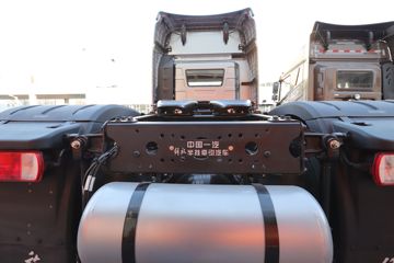 һ����� J6E�ؿ� 4X2 AMTǣ����(����)(CA4180P66K24E6)ͼƬ