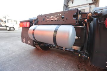 һ����� J6E�ؿ� 4X2 AMTǣ����(����)(CA4180P66K24E6)ͼƬ