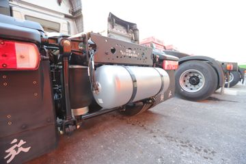 һ����� J6E�ؿ� 4X2 AMTǣ����(����)(CA4180P66K24E6)ͼƬ