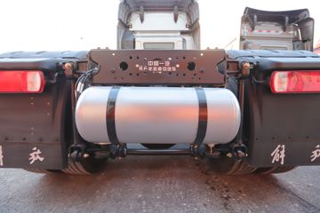 һ����� J6E�ؿ� 4X2 AMTǣ����(����)(CA4180P66K24E6)ͼƬ