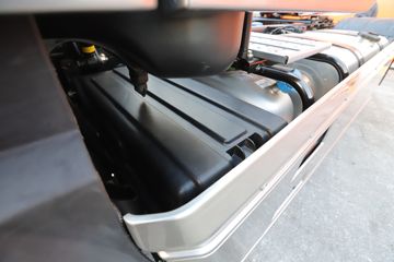 һ����� J6E�ؿ� 4X2 AMTǣ����(����)(CA4180P66K24E6)ͼƬ