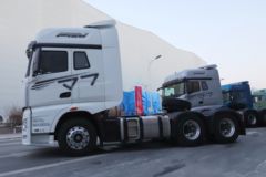 一汽解放 J7重卡 560马力 6X4 L2级AMT自动挡牵引车(国六)(CA4250P77K25T1E6)