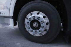 一汽解放 J7重卡 560马力 6X4 L2级AMT自动挡牵引车(国六)(CA4250P77K25T1E6)